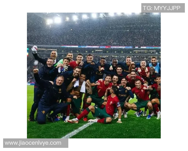 2025年足球场上最受关注的顶级球星排名解析